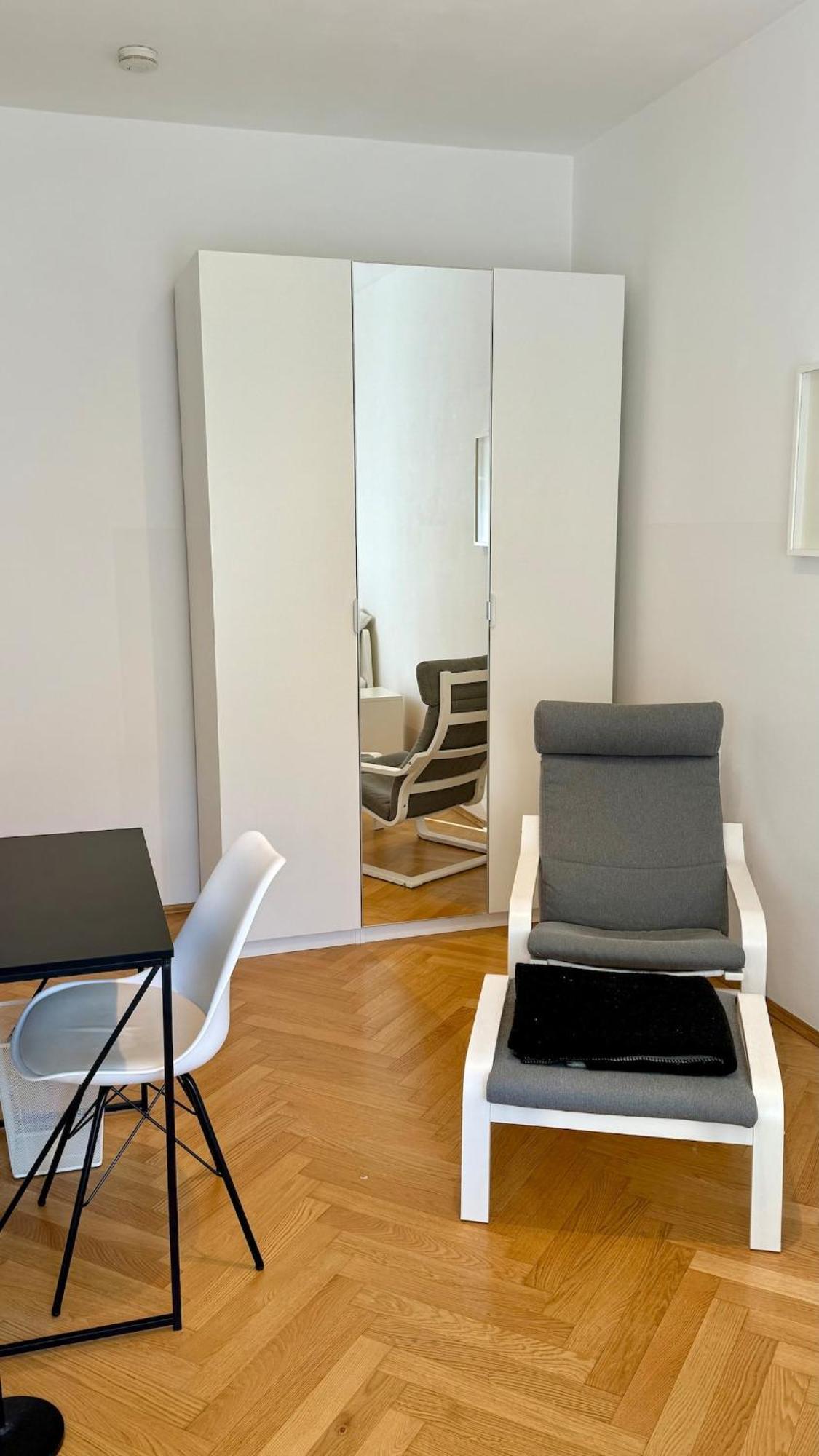 Connected Near Ostbahnhof With Balcony Appartement *